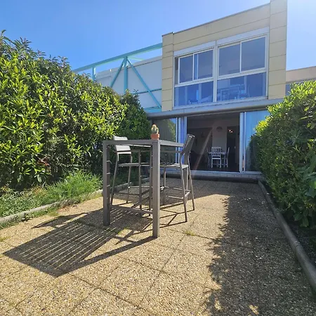 T2 Renove Avec Jardin Et Parking A - Fr-1-553-310