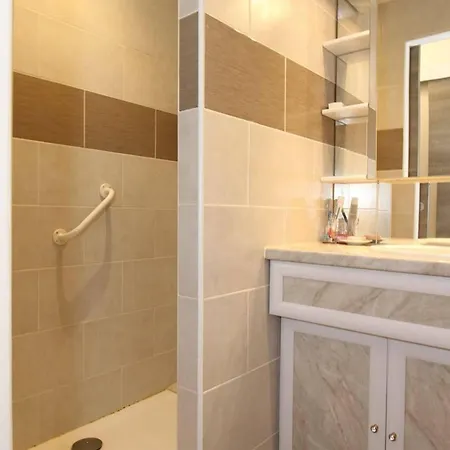 T2 Renove Avec Jardin Et Parking A - Fr-1-553-310 Appartement *