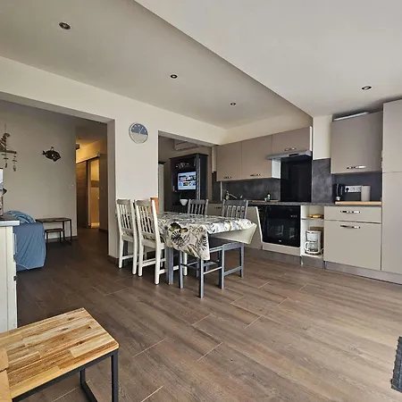 Apartamento T2 Rénové Avec Jardin Et Parking à - Fr-1-553-310 *