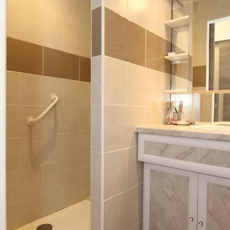 T2 Rénové Avec Jardin Et Parking à - Fr-1-553-310 Apartamento