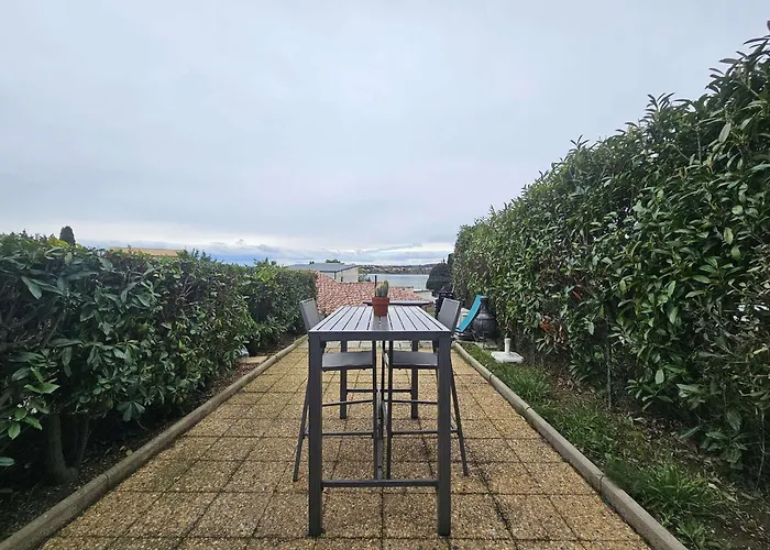 T2 Rénové Avec Jardin Et Parking à - Fr-1-553-310 Balaruc-les-Bains